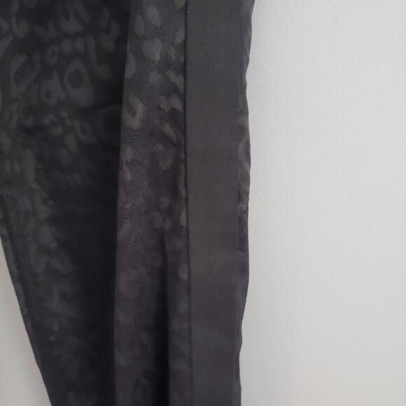 Victoria's Secret Black Performance Sheer Crop Top Sports Bra Leggings Set S 7/8 - Picture 10 of 12